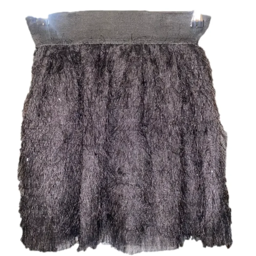 Black Faux Feather Fuzzy Material Skirt - Picture 1 of 2